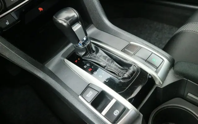 HONDA Civic 2.0 i-VTEC LX CVT