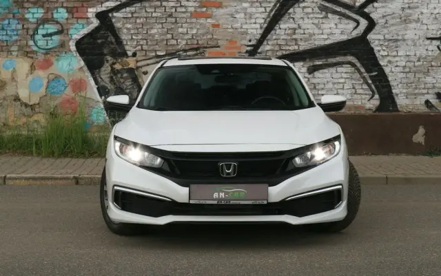 HONDA Civic 2.0 i-VTEC LX CVT