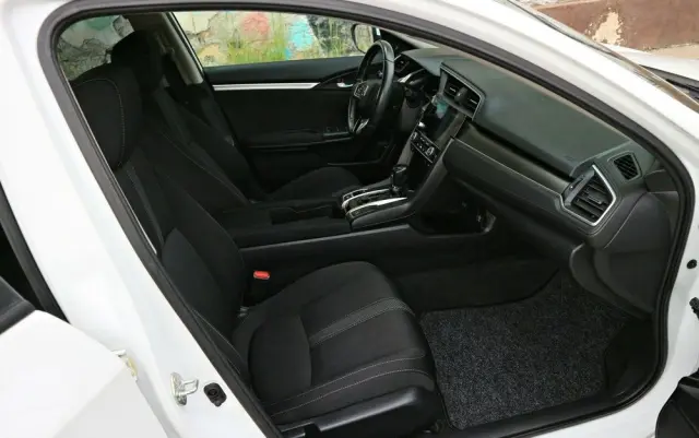 HONDA Civic 2.0 i-VTEC LX CVT