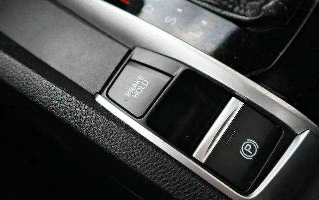 HONDA Civic 2.0 i-VTEC LX CVT