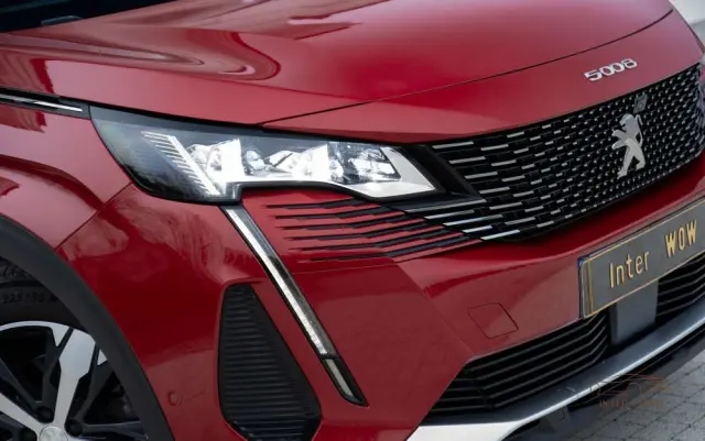 PEUGEOT 5008 1.6 PureTech GT Pack S&S EAT8