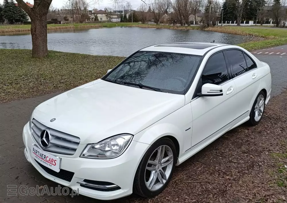 MERCEDES-BENZ Klasa C 250 CGI BlueEff Avantgarde