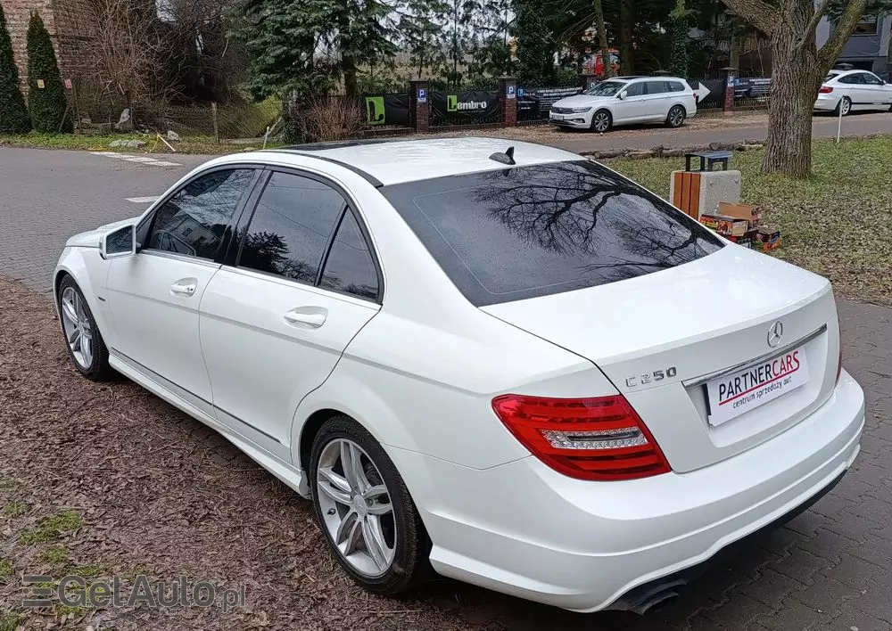 MERCEDES-BENZ Klasa C 250 CGI BlueEff Avantgarde