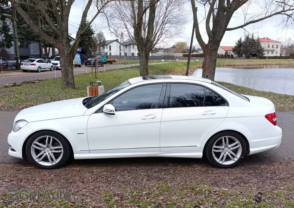 MERCEDES-BENZ Klasa C 250 CGI BlueEff Avantgarde