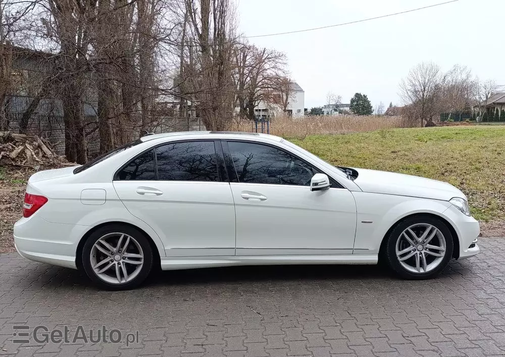 MERCEDES-BENZ Klasa C 250 CGI BlueEff Avantgarde