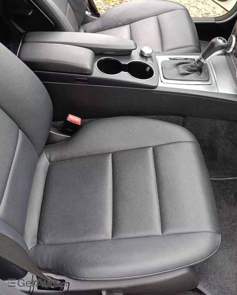 MERCEDES-BENZ Klasa C 250 CGI BlueEff Avantgarde