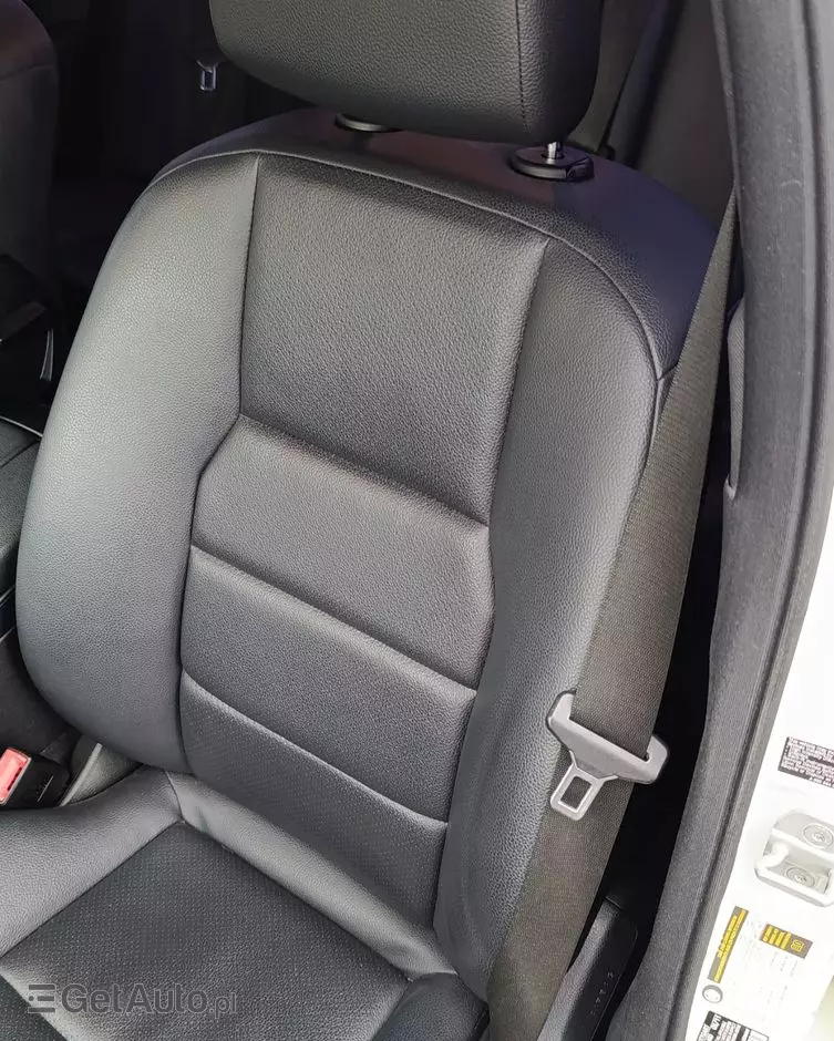 MERCEDES-BENZ Klasa C 250 CGI BlueEff Avantgarde