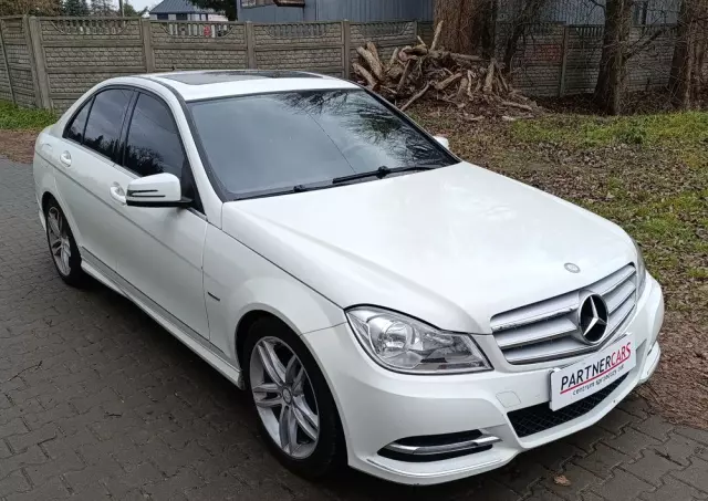 MERCEDES-BENZ Klasa C 250 CGI BlueEff Avantgarde