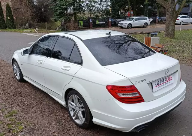 MERCEDES-BENZ Klasa C 250 CGI BlueEff Avantgarde