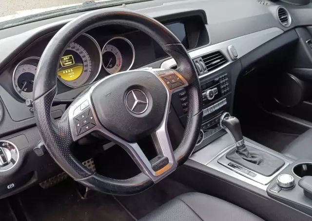 MERCEDES-BENZ Klasa C 250 CGI BlueEff Avantgarde