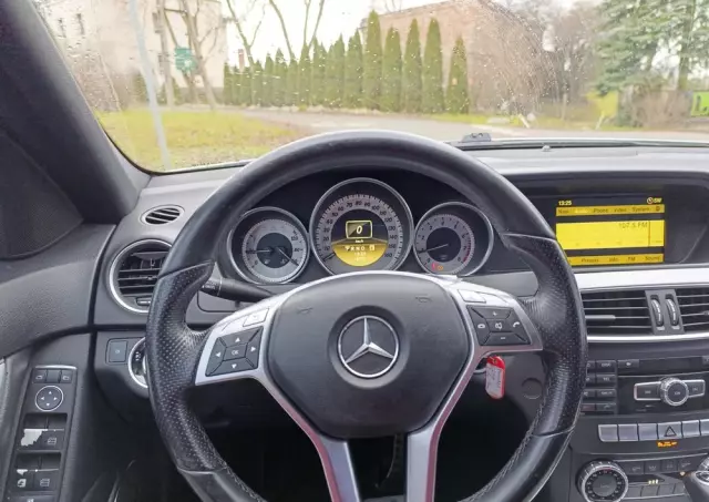 MERCEDES-BENZ Klasa C 250 CGI BlueEff Avantgarde