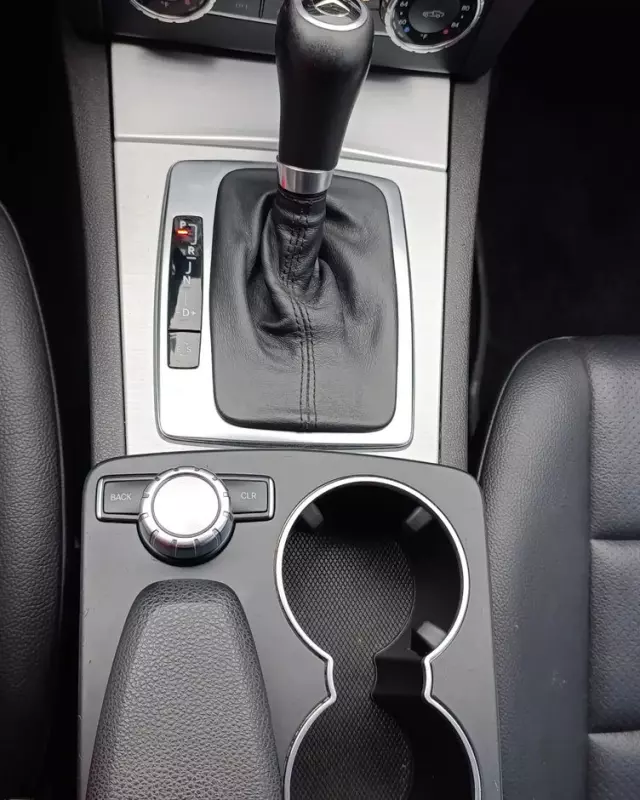 MERCEDES-BENZ Klasa C 250 CGI BlueEff Avantgarde