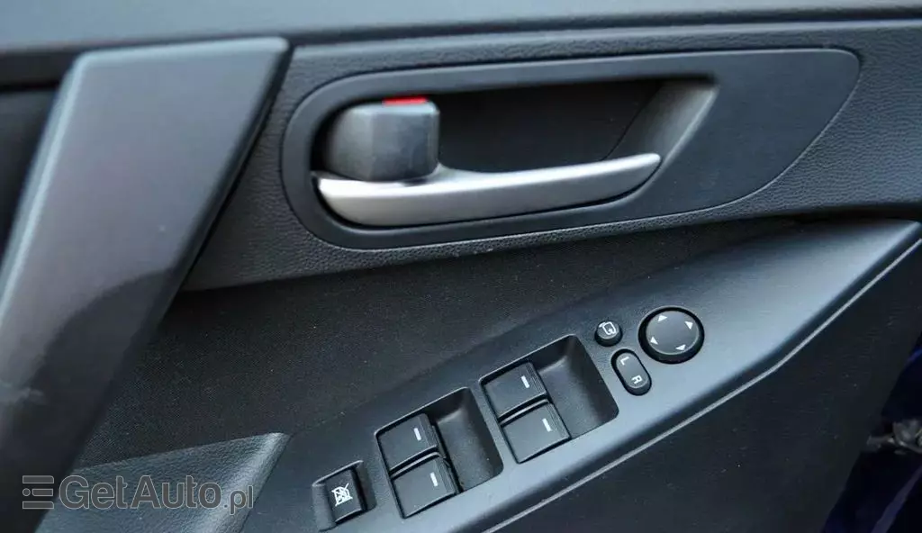 MAZDA 3 1.6i (105 KM)