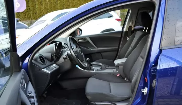 MAZDA 3 1.6i (105 KM)