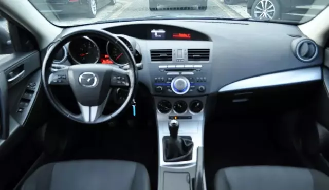 MAZDA 3 1.6i (105 KM)