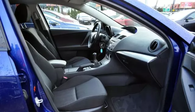 MAZDA 3 1.6i (105 KM)