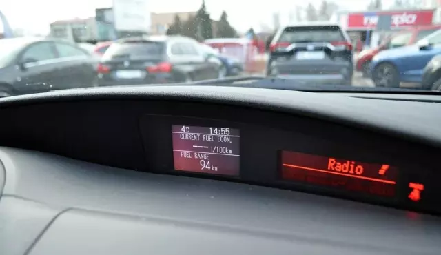 MAZDA 3 1.6i (105 KM)