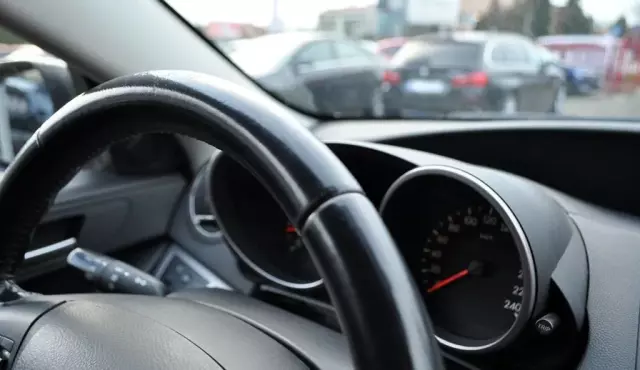 MAZDA 3 1.6i (105 KM)