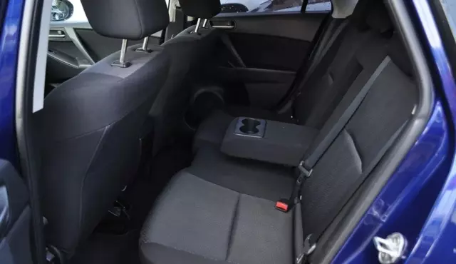 MAZDA 3 1.6i (105 KM)