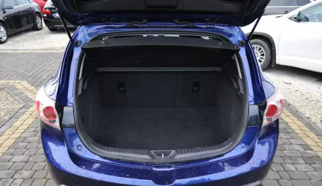 MAZDA 3 1.6i (105 KM)