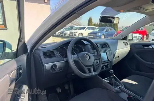 VOLKSWAGEN Jetta 