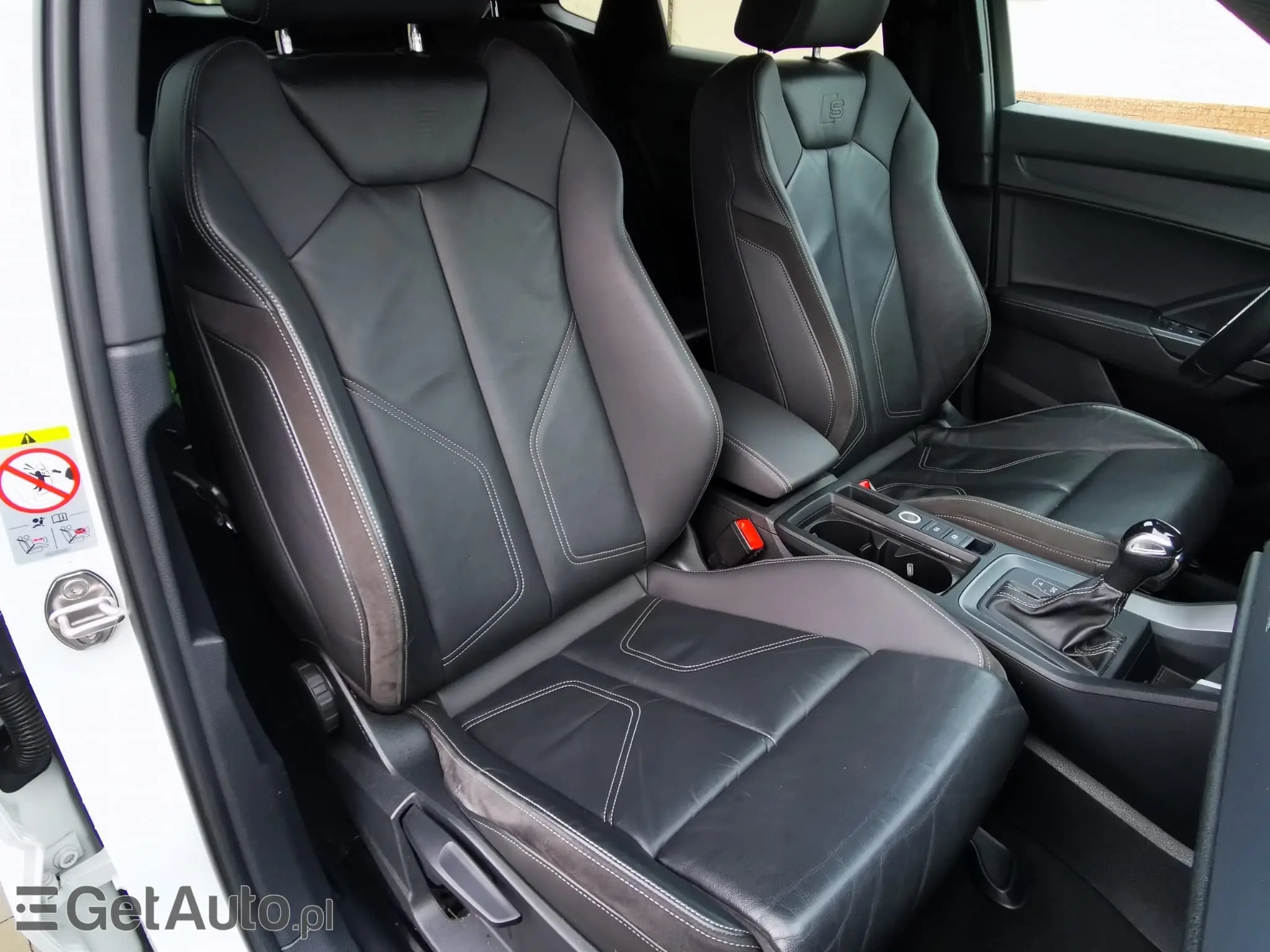 AUDI Q3 S line S tronic