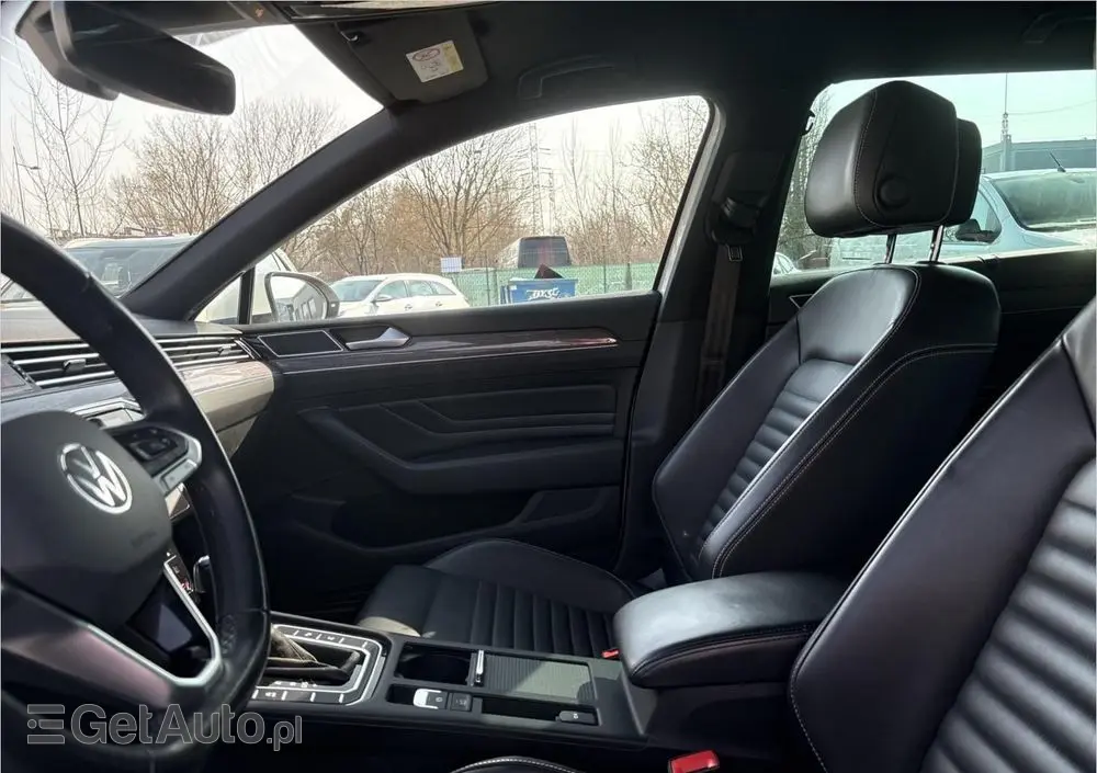 VOLKSWAGEN Passat Variant 2.0 TDI Elegance DSG