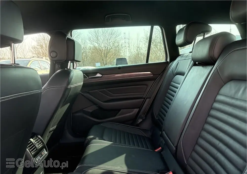 VOLKSWAGEN Passat Variant 2.0 TDI Elegance DSG