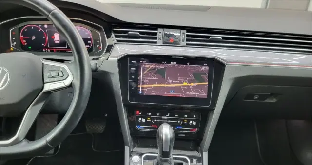 VOLKSWAGEN Passat Variant 2.0 TDI Elegance DSG