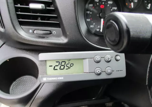 IVECO Daily 35C13 chłodnia Mroźnia na bliźniaku 35-130 Thermo King agregat 