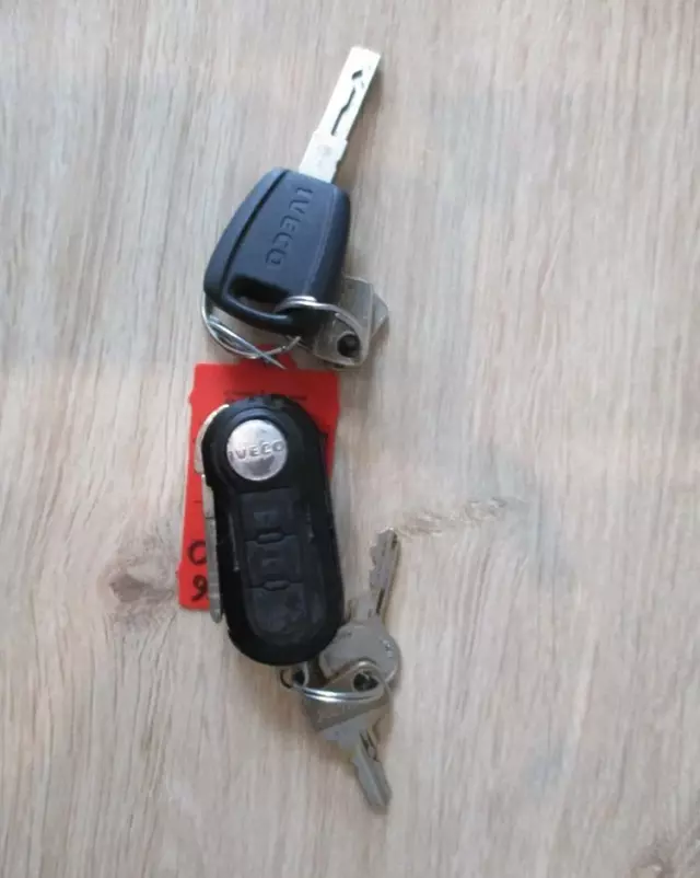 IVECO Daily 35C13 chłodnia Mroźnia na bliźniaku 35-130 Thermo King agregat 