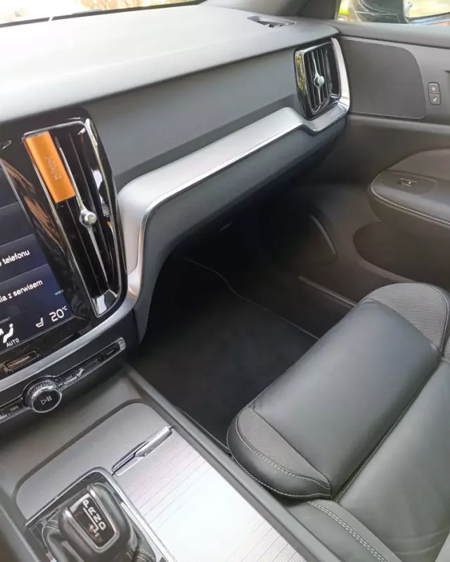 VOLVO V60 D4 AWD Geartronic R-Design