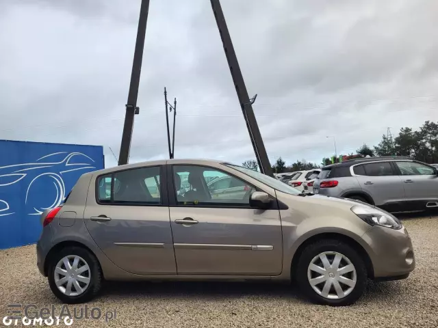 RENAULT Clio 1.2 16V TCE Alize