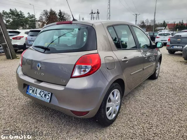RENAULT Clio 1.2 16V TCE Alize