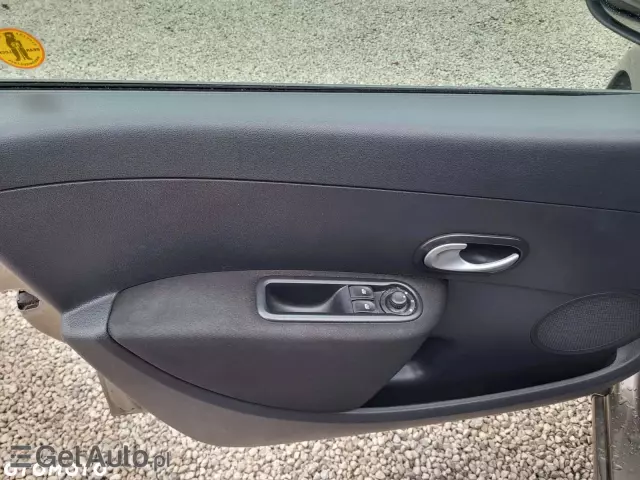 RENAULT Clio 1.2 16V TCE Alize