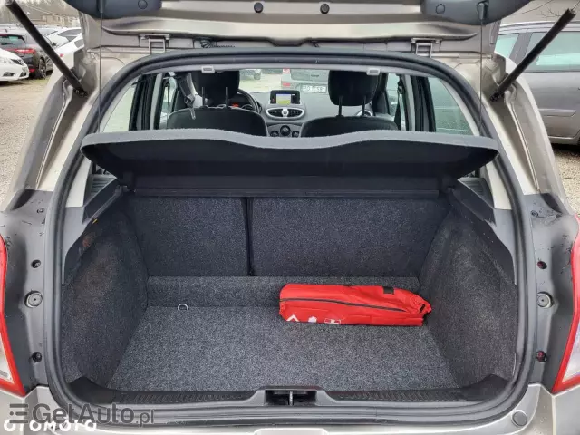 RENAULT Clio 1.2 16V TCE Alize