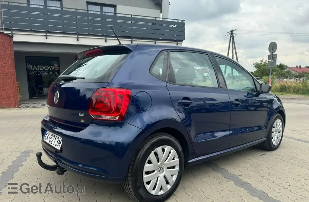 VOLKSWAGEN Polo 