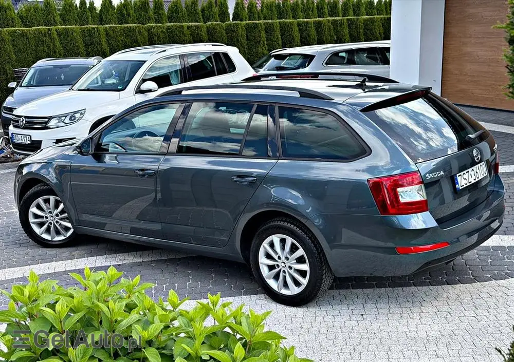 SKODA Octavia 1.6 TDI (Green tec) DSG Ambition