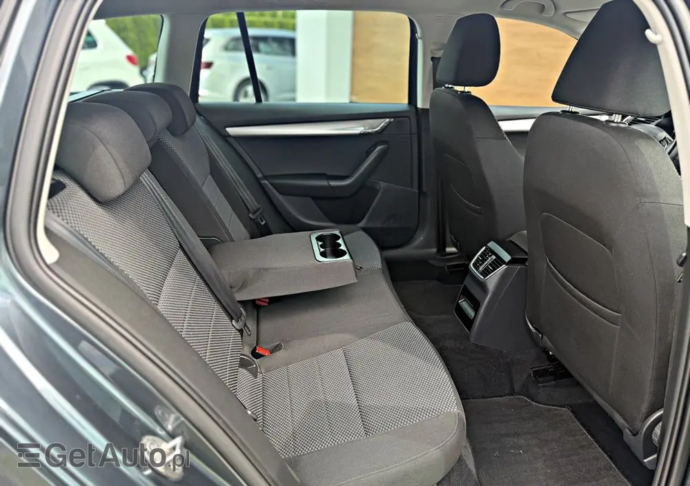 SKODA Octavia 1.6 TDI (Green tec) DSG Ambition