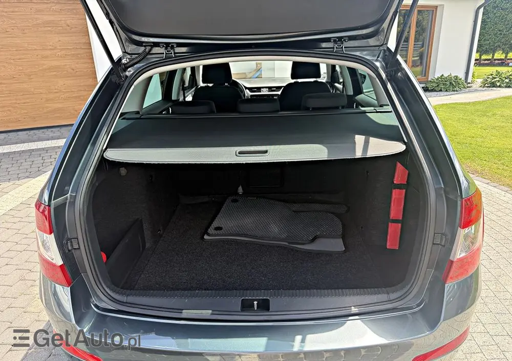 SKODA Octavia 1.6 TDI (Green tec) DSG Ambition