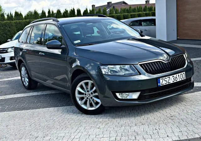 SKODA Octavia 1.6 TDI (Green tec) DSG Ambition
