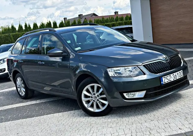 SKODA Octavia 1.6 TDI (Green tec) DSG Ambition