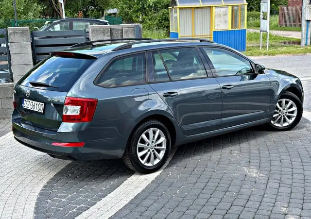 SKODA Octavia 1.6 TDI (Green tec) DSG Ambition