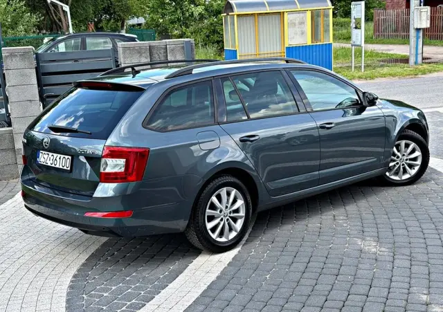 SKODA Octavia 1.6 TDI (Green tec) DSG Ambition