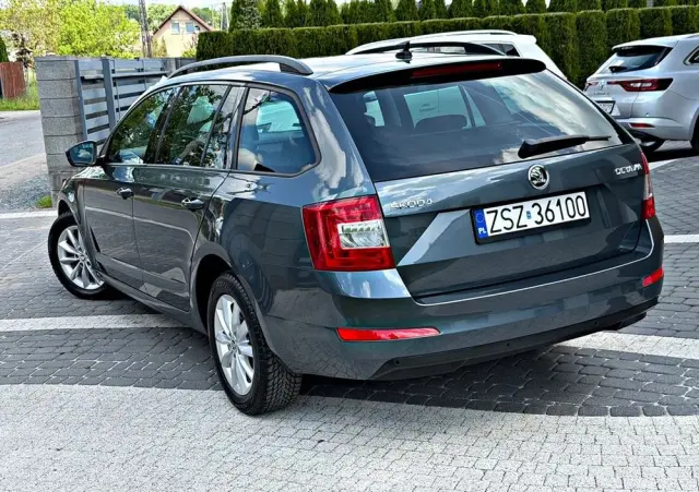SKODA Octavia 1.6 TDI (Green tec) DSG Ambition