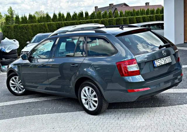 SKODA Octavia 1.6 TDI (Green tec) DSG Ambition