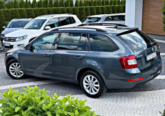 SKODA Octavia 1.6 TDI (Green tec) DSG Ambition