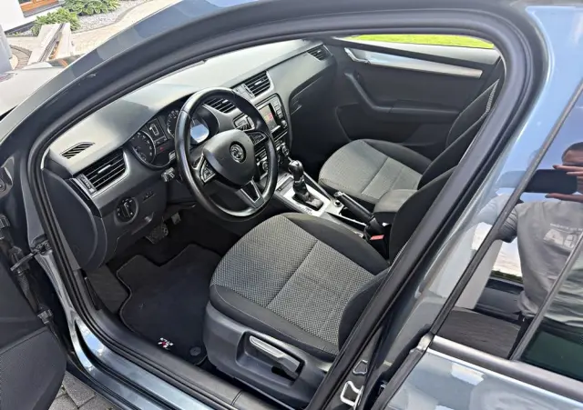 SKODA Octavia 1.6 TDI (Green tec) DSG Ambition