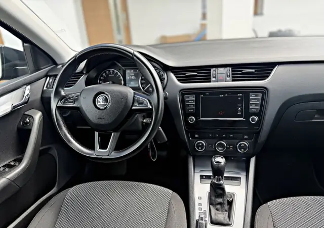SKODA Octavia 1.6 TDI (Green tec) DSG Ambition