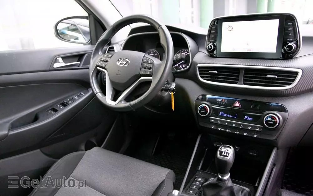 HYUNDAI Tucson 